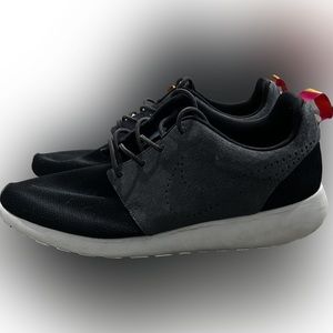 Nike Rosche Sneaker - size 13 - Black/Gray/Off White